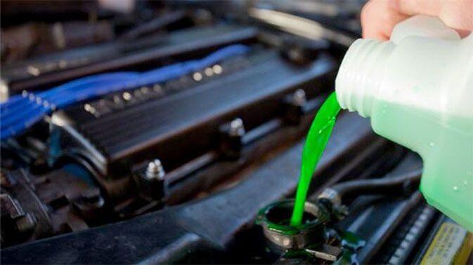 Kapan Waktu Tepat Mengganti Coolant Radiator Mobil?