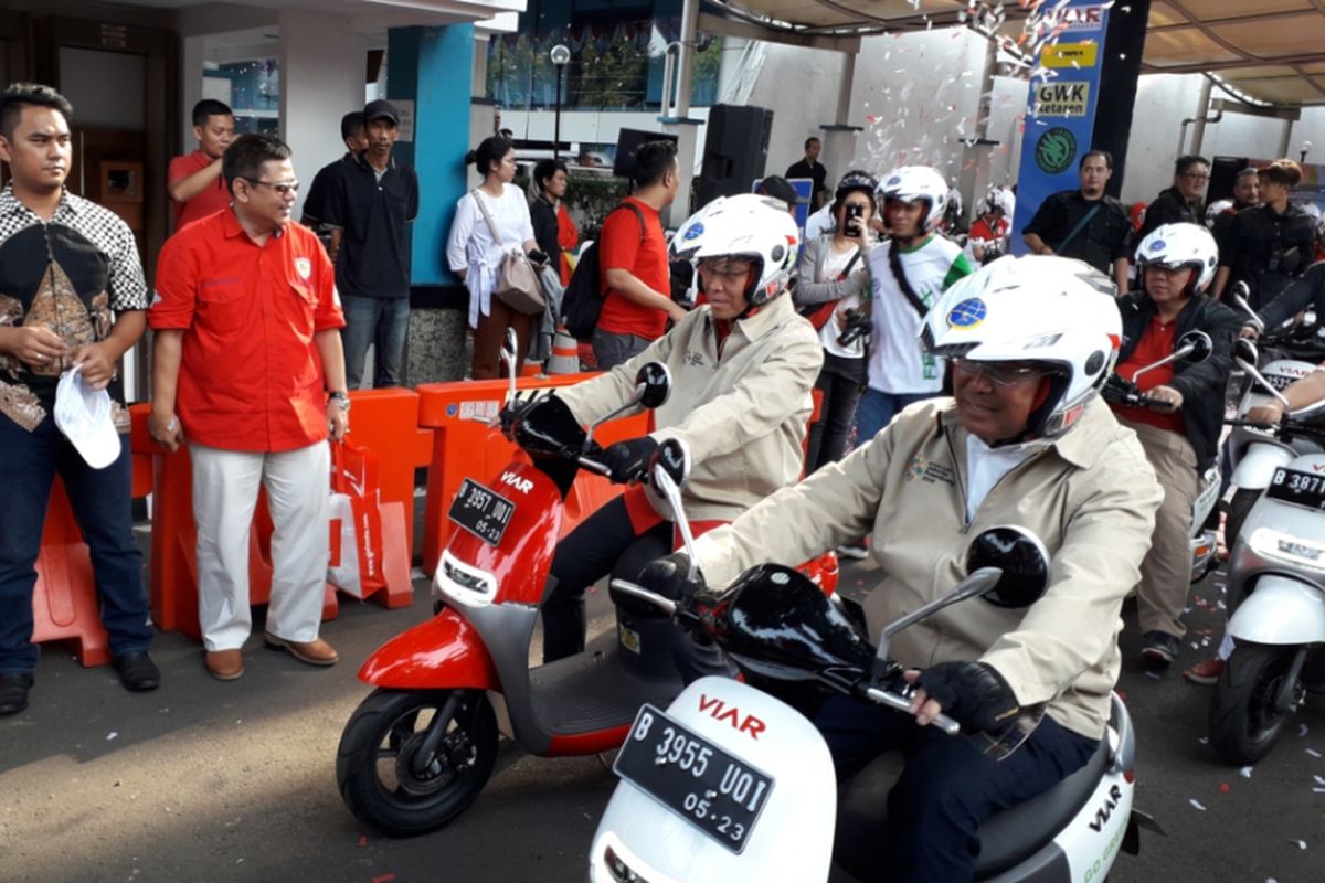 Motor Listrik Diusulkan Bebas Parkir dan Punya Jalur Khusus