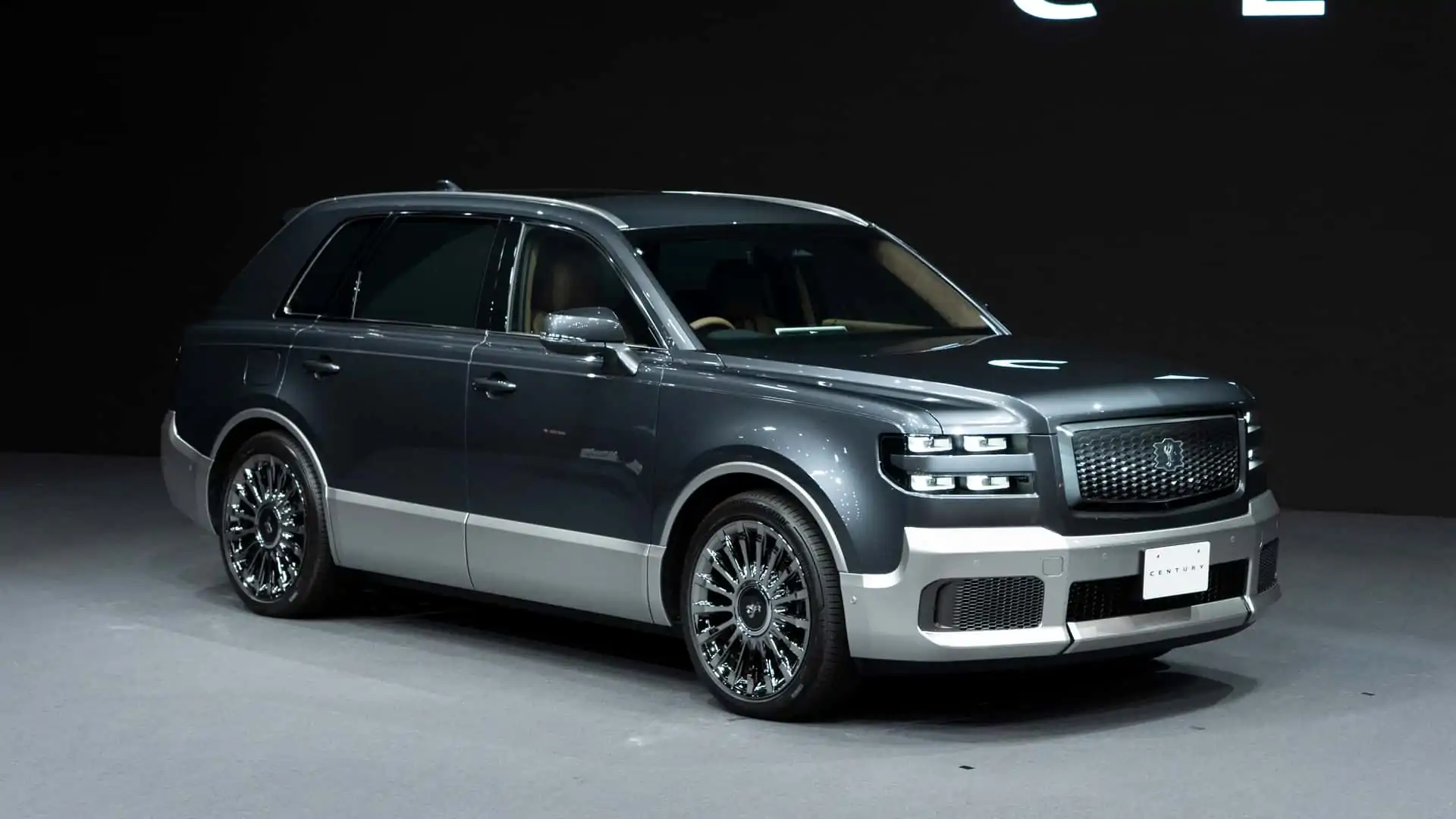 Toyota Century Terbaru Hadir dengan Jendela Privasi Dimmable